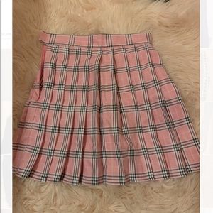 Pink pleated skirt